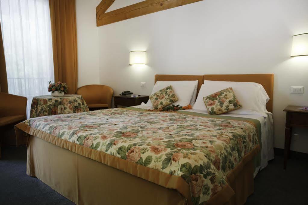 Albergo Al Moretto Castelfranco Veneto Exterior photo