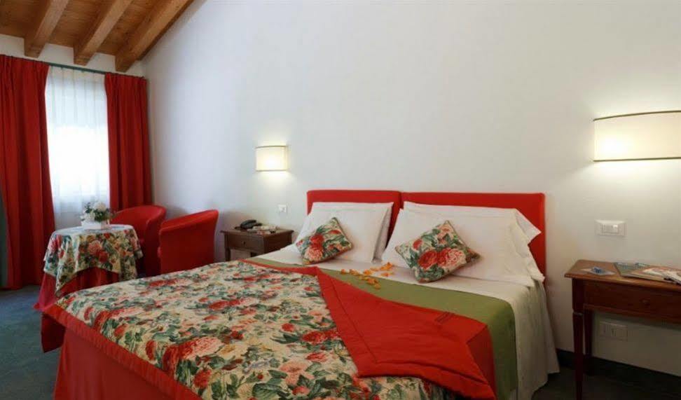 Albergo Al Moretto Castelfranco Veneto Exterior photo